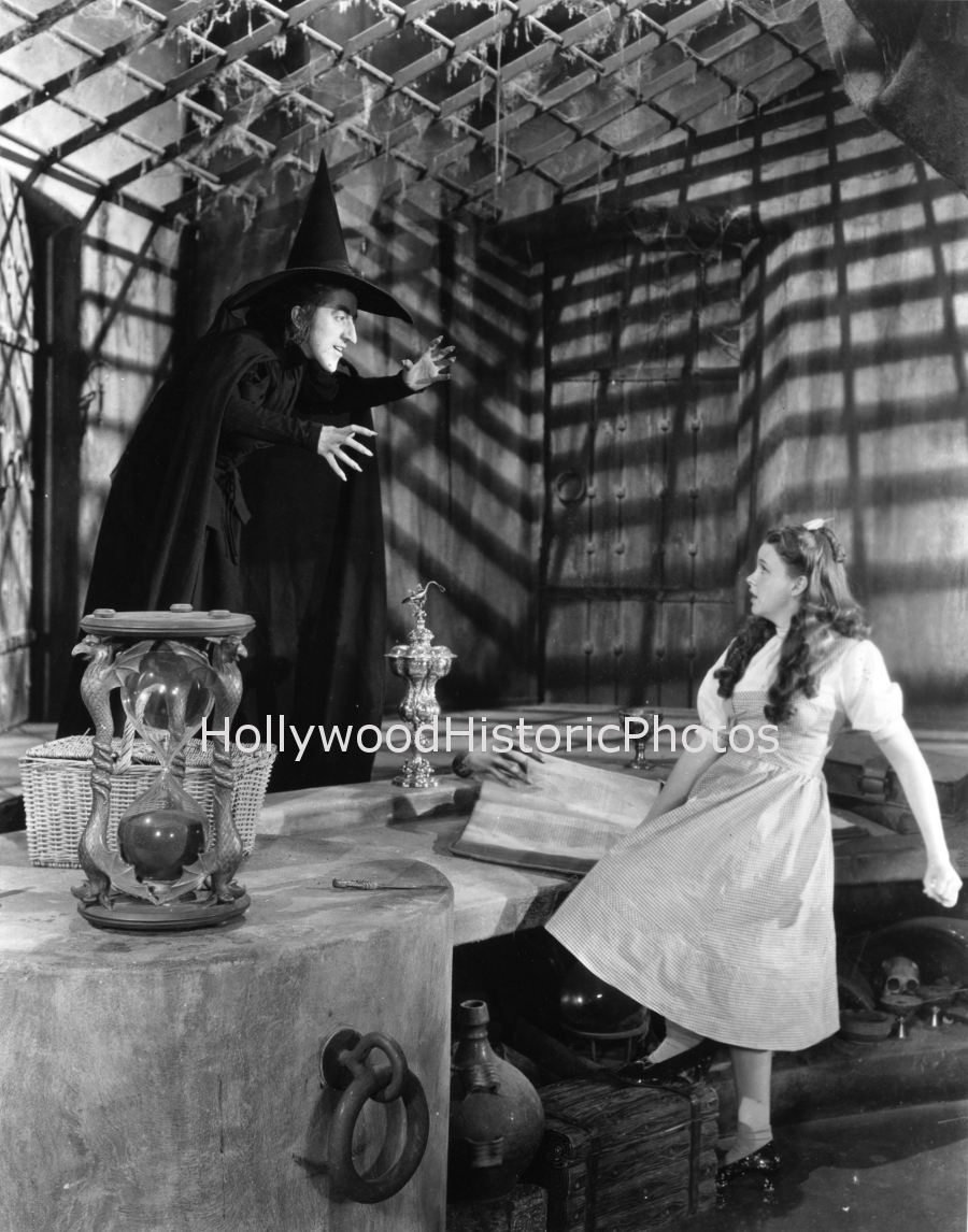 Garland and the Wicked Witch Margaret Hamilton 1939.jpg